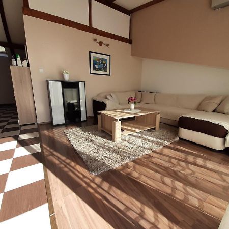 דראמליי Apartment Franka מראה חיצוני תמונה