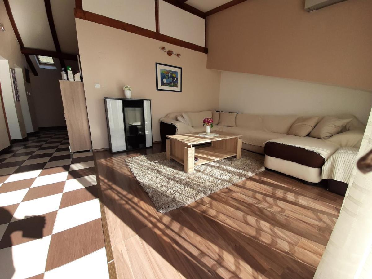 דראמליי Apartment Franka מראה חיצוני תמונה